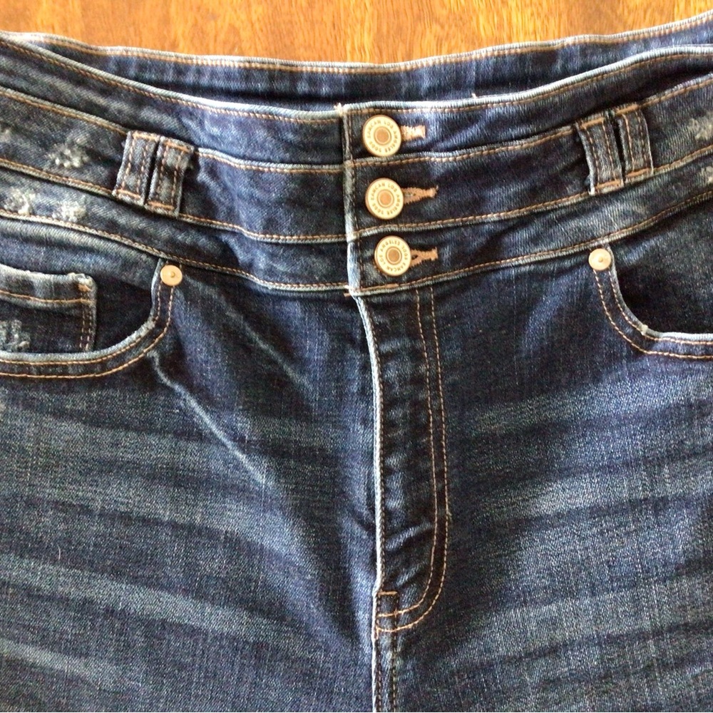 KanCan triple button waist